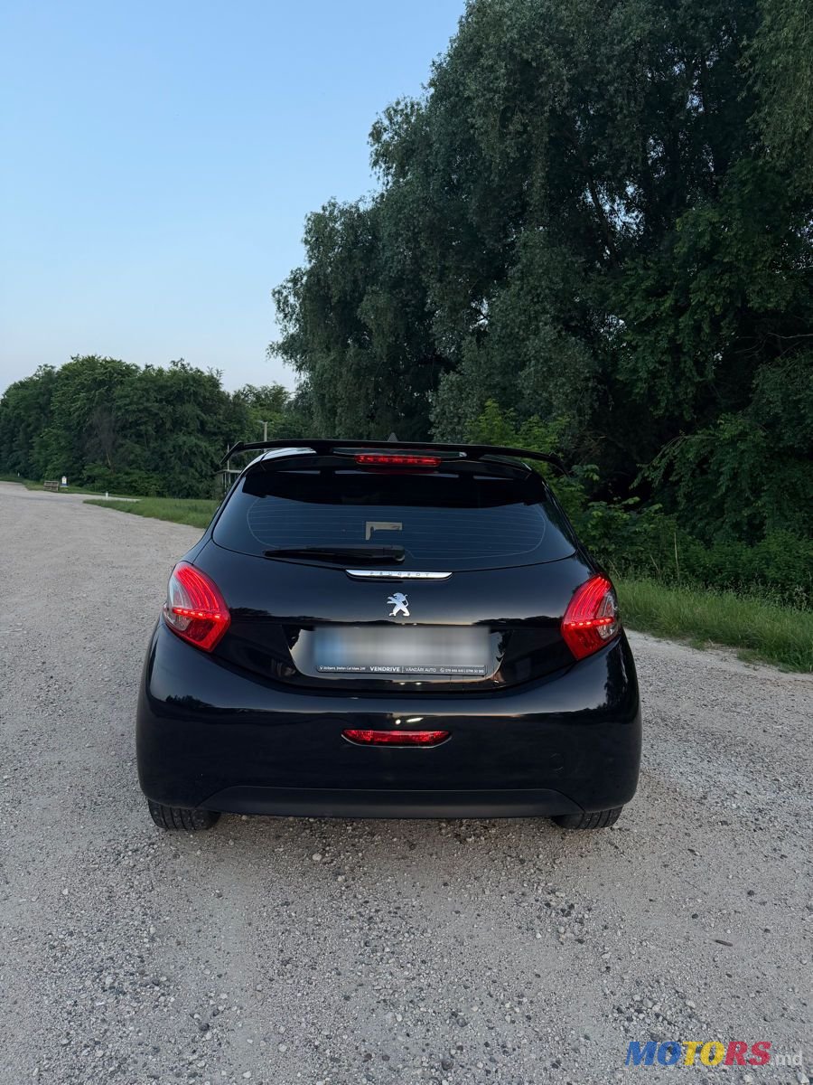 2014' Peugeot 208 photo #3