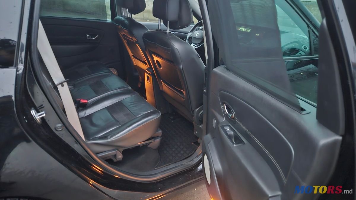 2015' Renault Grand Scenic photo #6