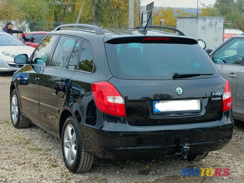 2013' Skoda Fabia photo #2