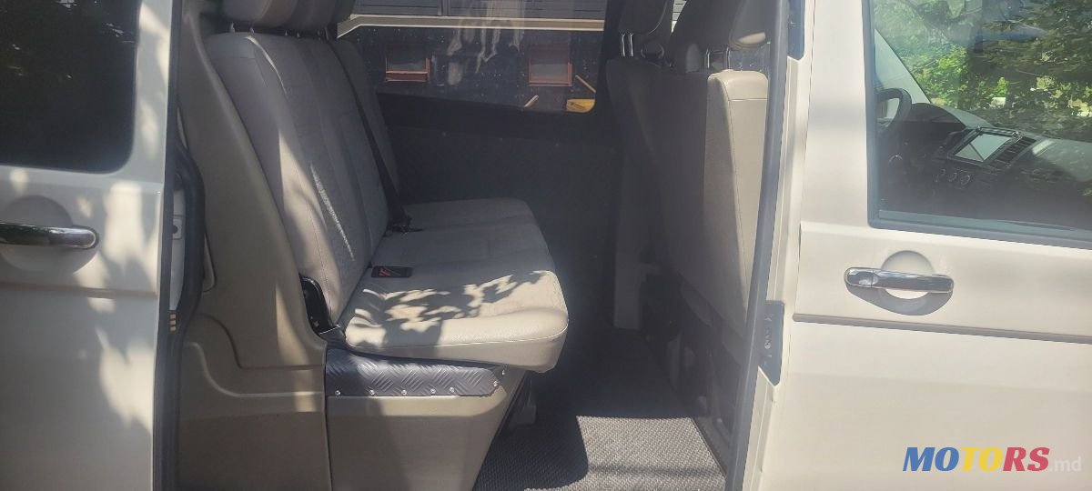 2012' Volkswagen Transporter photo #3