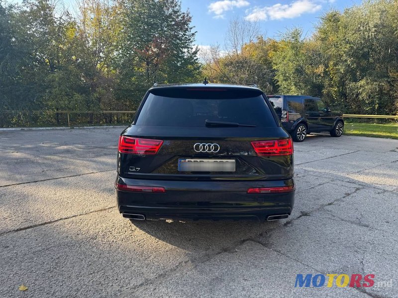 2018' Audi Q7 photo #4