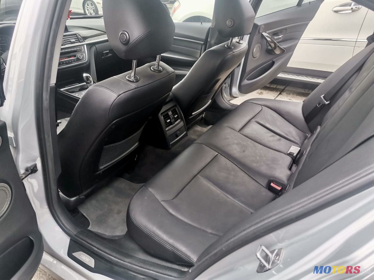 2015' BMW 3 Series photo #5