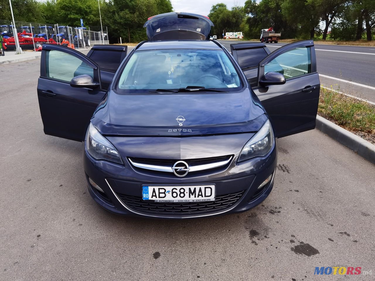 2013' Opel Astra photo #1