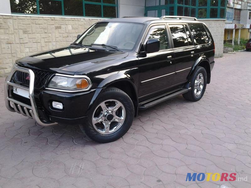 2001' Toyota Land Cruiser photo #3