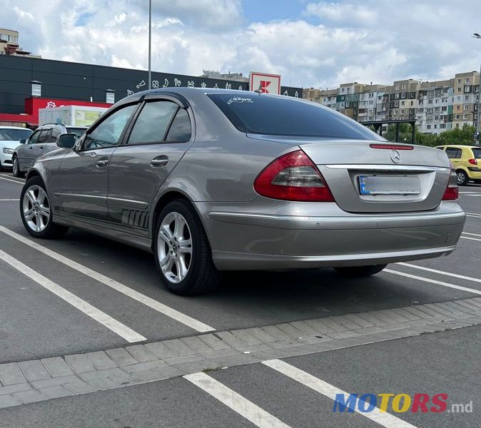 2007' Mercedes-Benz E-Class photo #2