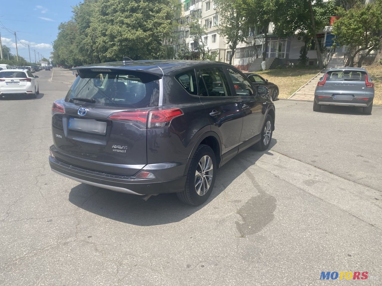 2018' Toyota RAV4 photo #3