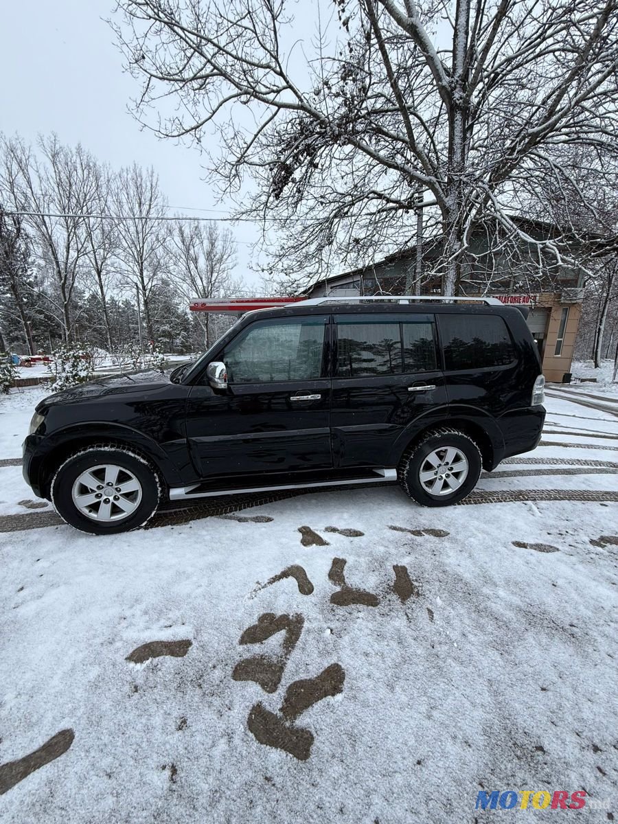 2008' Mitsubishi Pajero photo #4