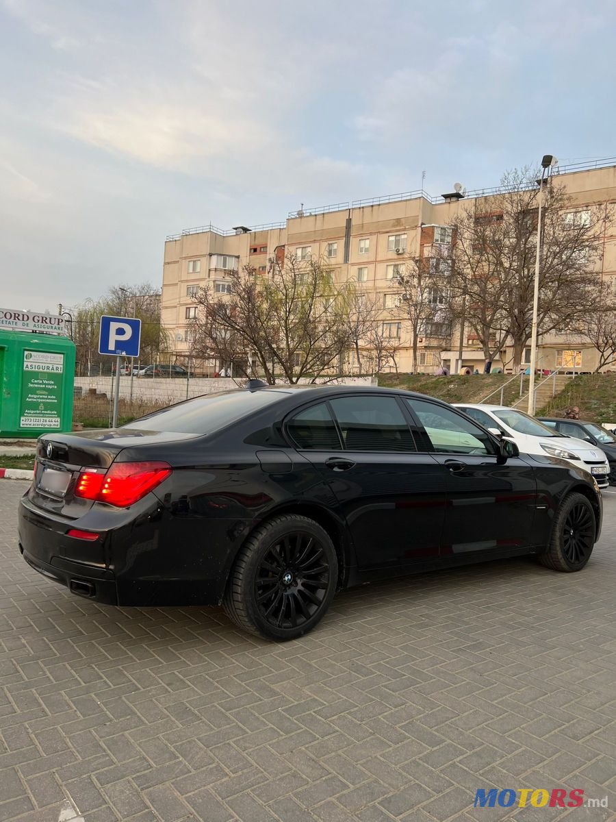 2011' BMW 7 Series photo #6