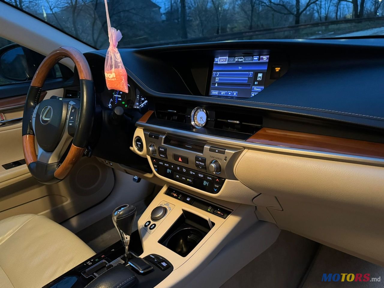 2013' Lexus Es Series photo #4