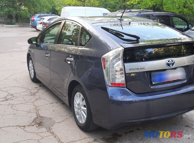 2013' Toyota Prius photo #3