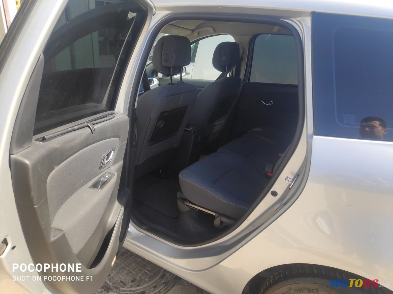 2010' Renault Grand Scenic photo #4