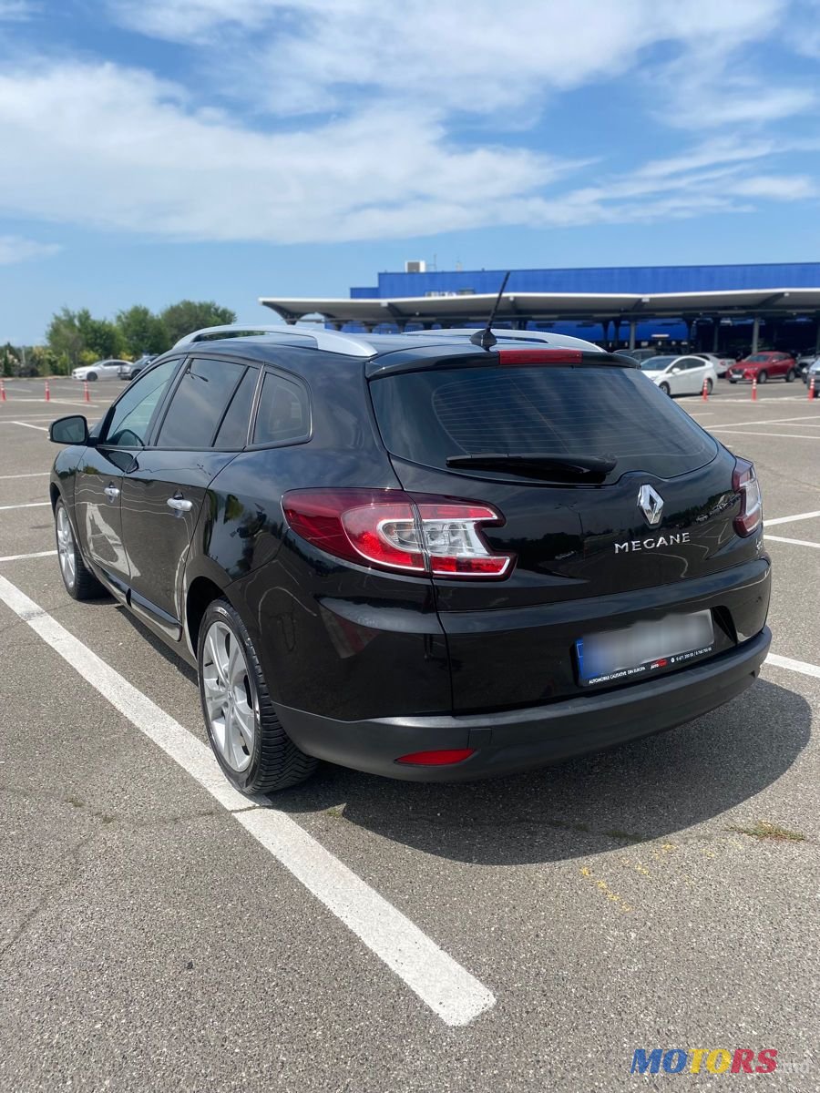 2010' Renault Megane photo #2