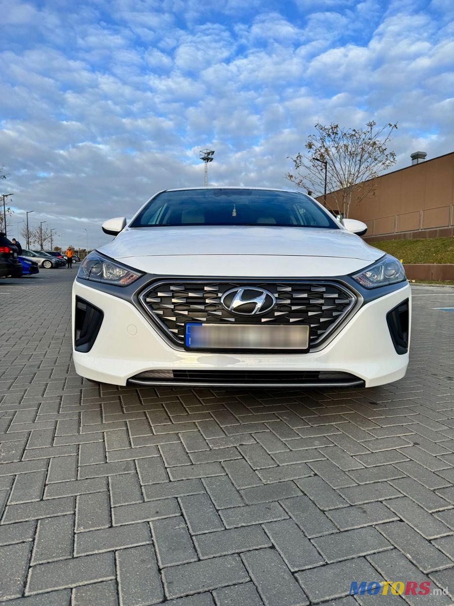 2020' Hyundai Ioniq photo #1