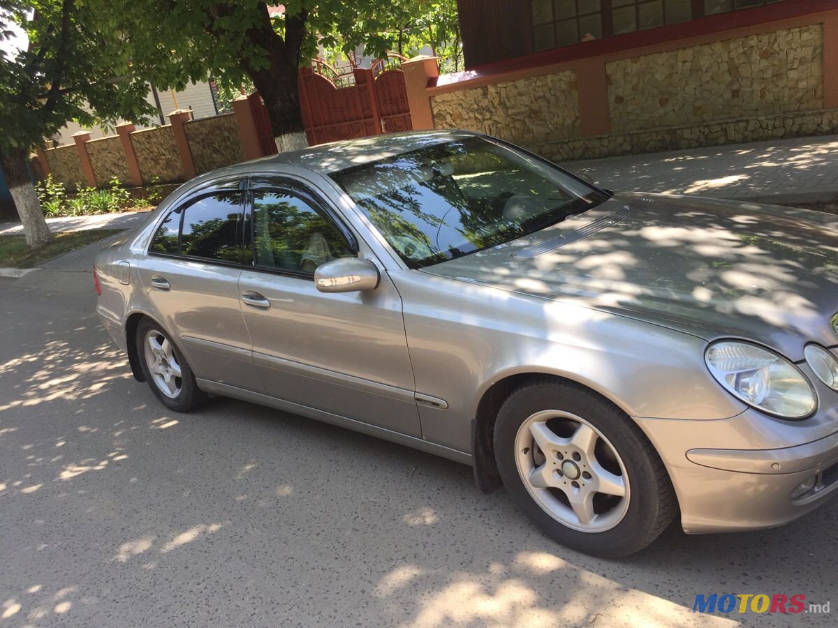 2003' Mercedes-Benz E Класс photo #3