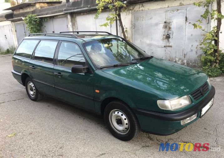 1994' Volkswagen Passat photo #1