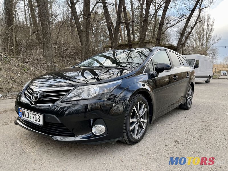 2012' Toyota Avensis photo #2