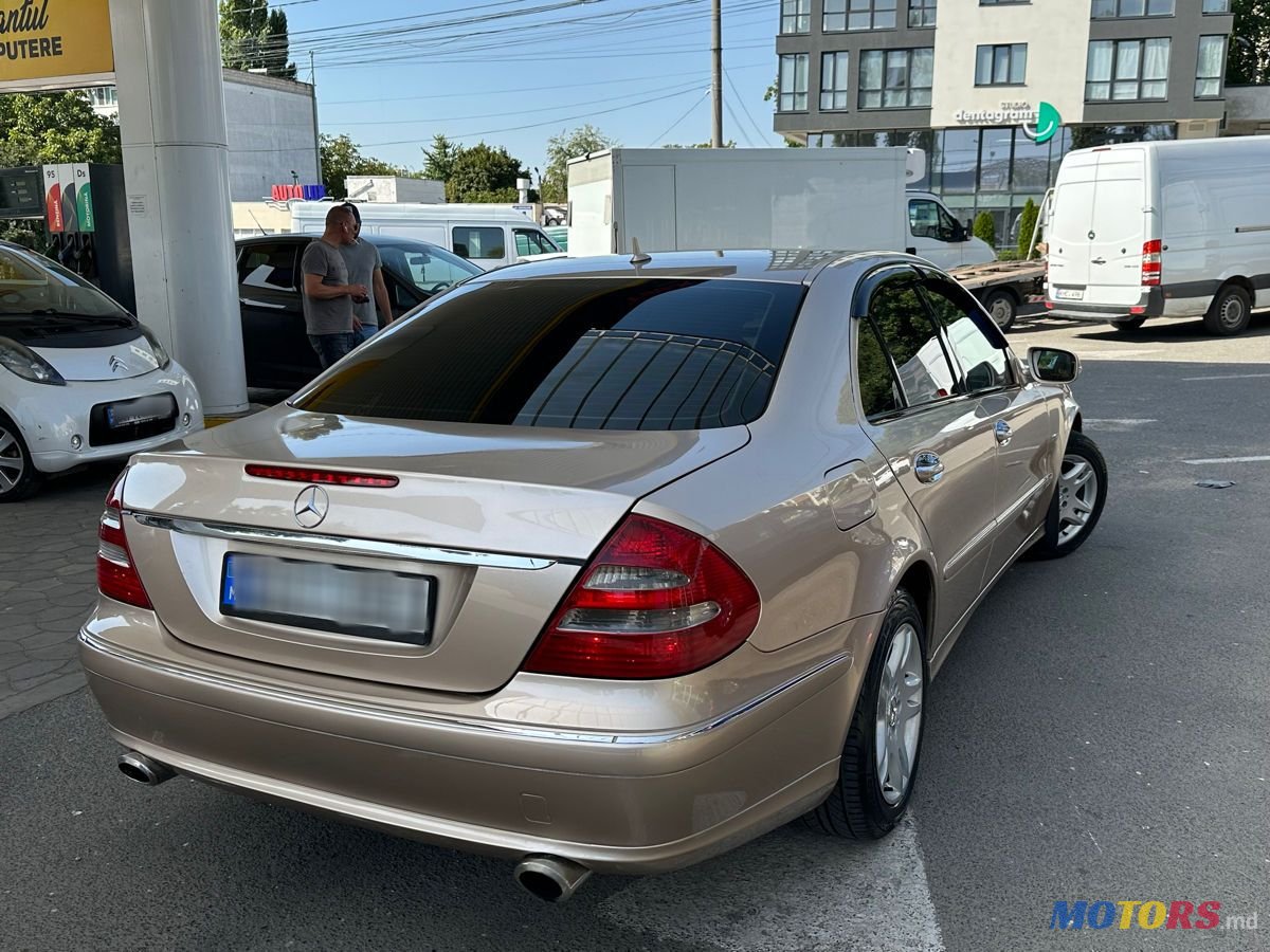 2010' Mercedes-Benz E Класс photo #2