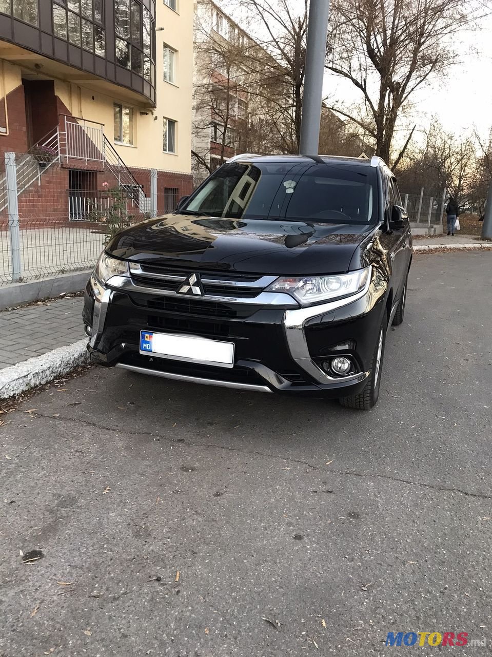 2015' Mitsubishi Outlander photo #3