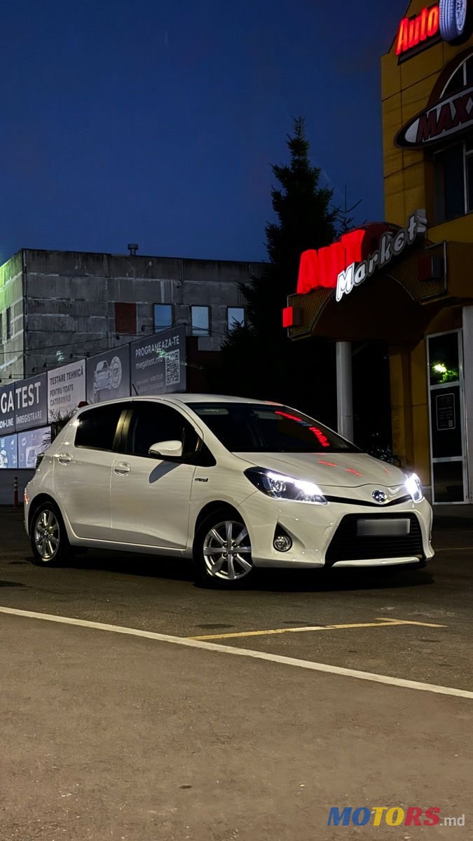 2013' Toyota Yaris photo #4