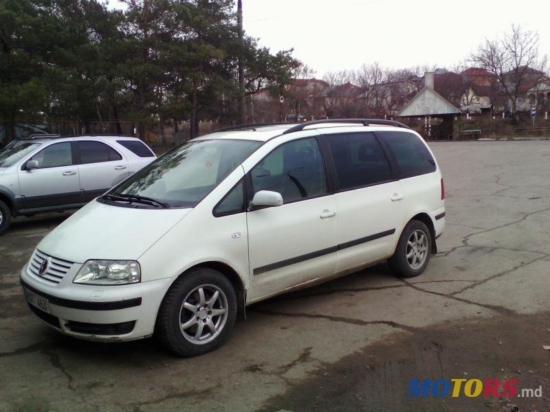 2002' Volkswagen Sharan photo #3
