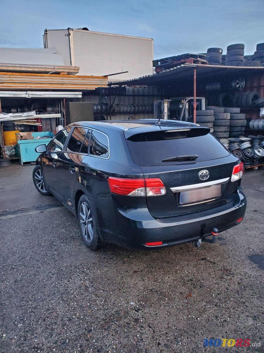 2013' Toyota Avensis photo #4