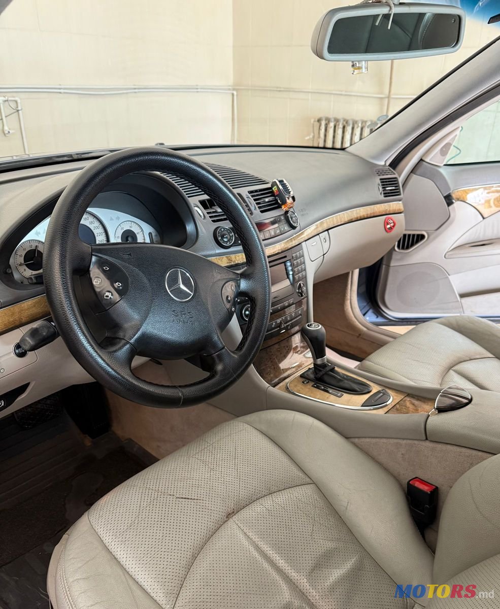 2004' Mercedes-Benz E-Class photo #5