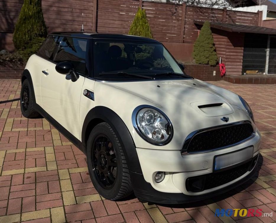2011' MINI Cooper S photo #1