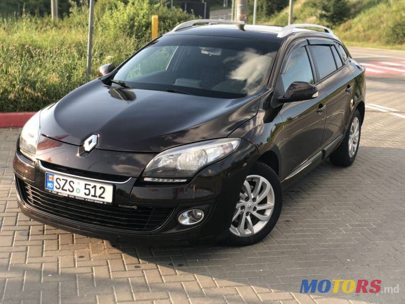 2012' Renault Megane photo #2