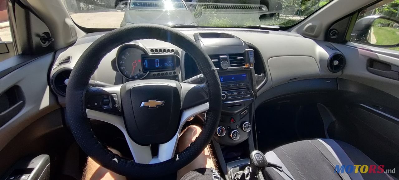 2013' Chevrolet Aveo photo #3