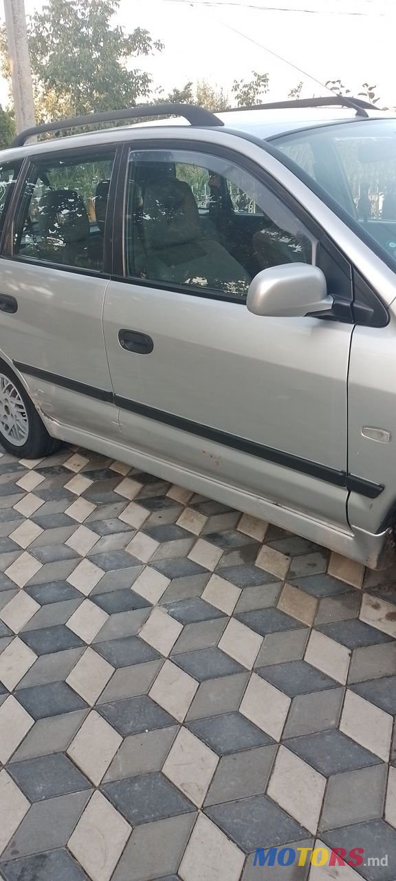 2002' Mitsubishi Space Star photo #6