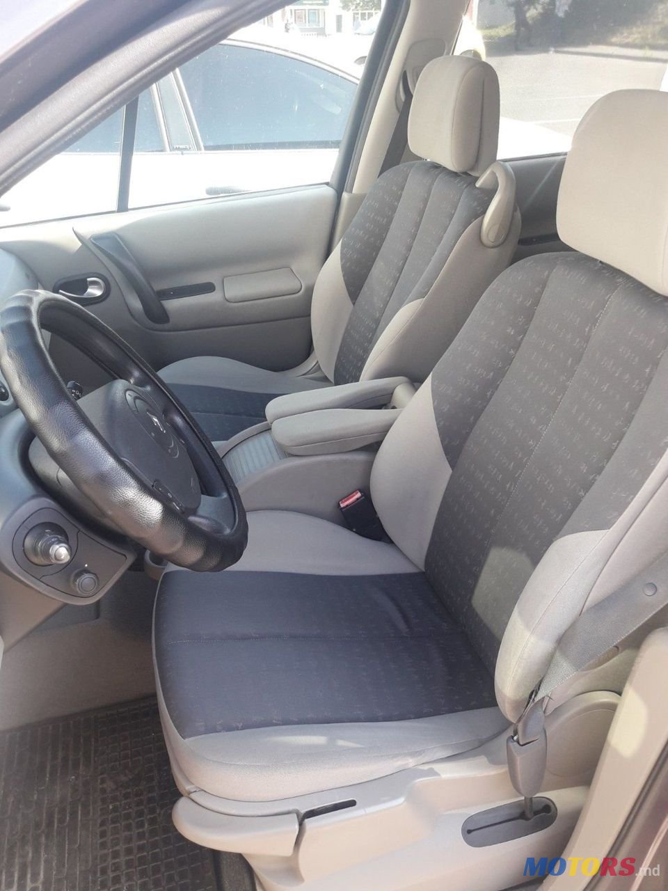 2006' Renault Grand Scenic photo #4