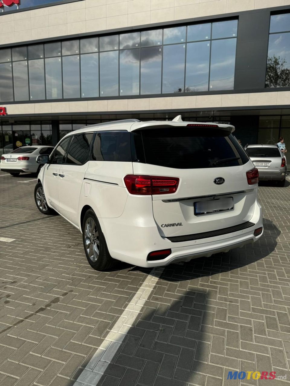 2018' Kia Carnival photo #5