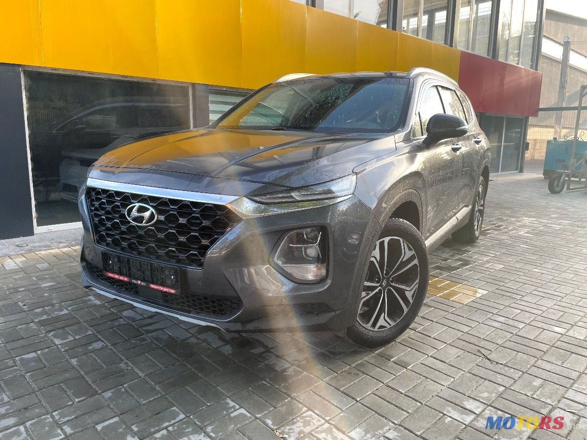 2018' Hyundai Santa Fe photo #1