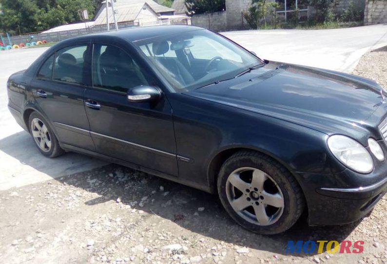 2002' Mercedes-Benz E photo #1