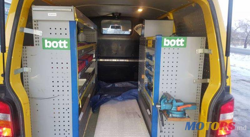 2008' Volkswagen Transporter photo #2