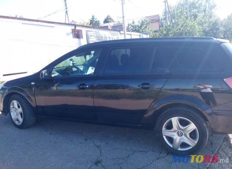 2006' Opel Astra photo #1