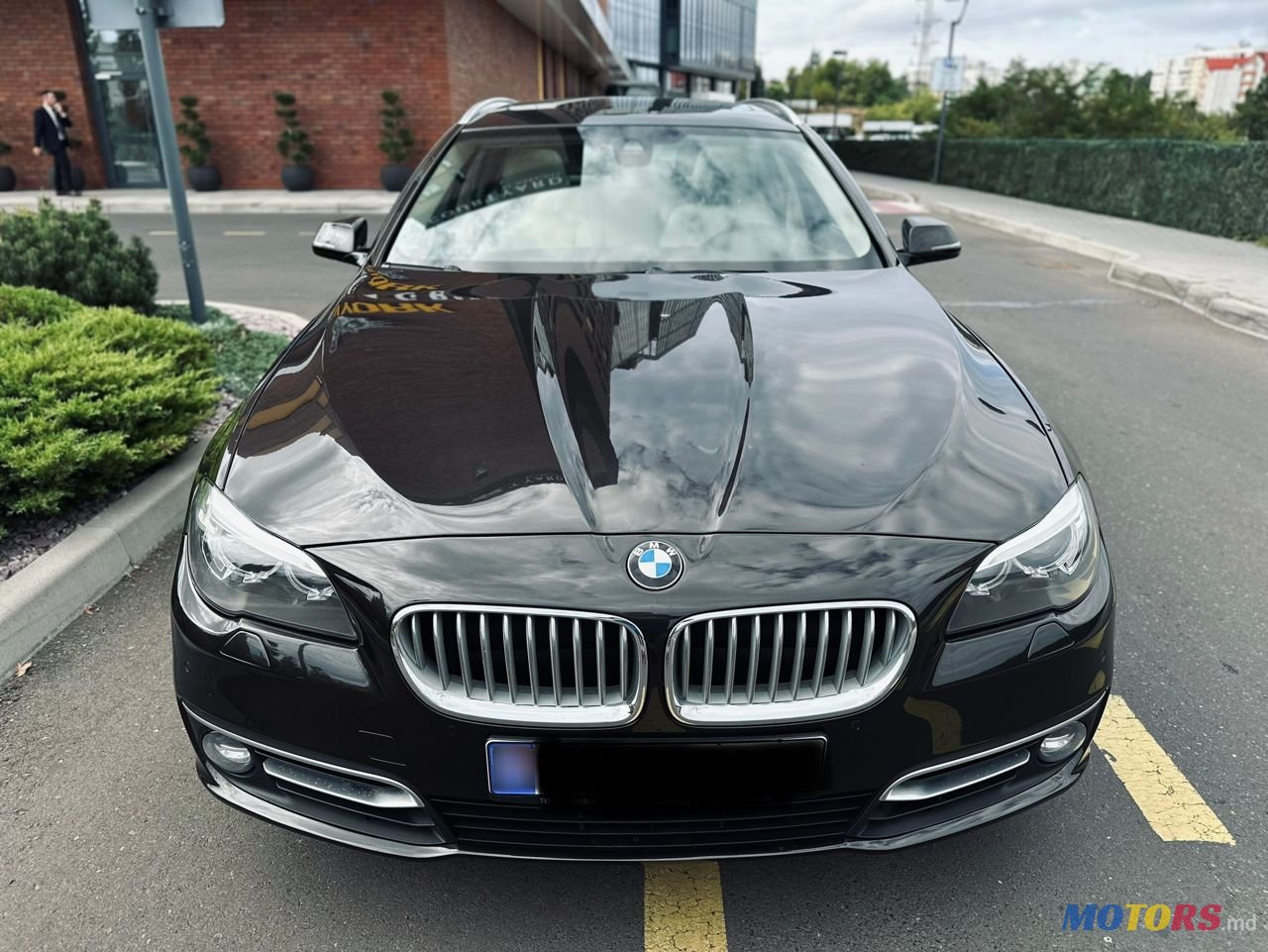 2013' BMW 5 Series photo #2