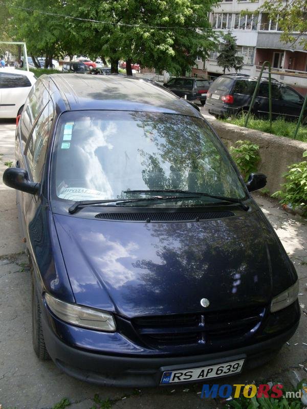 1997' Chrysler Voyager photo #3