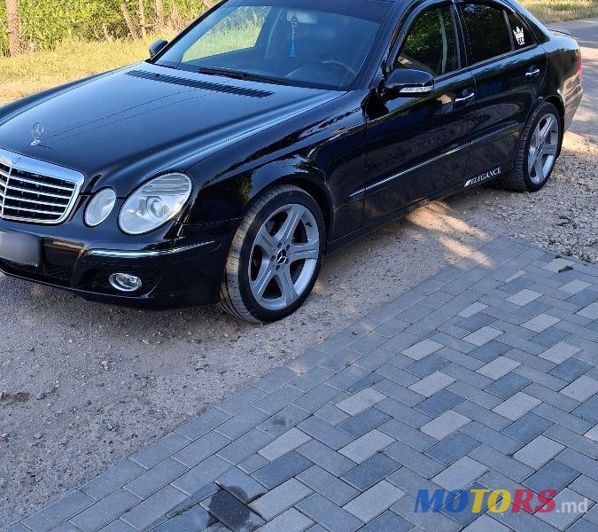 2008' Mercedes-Benz E-Class photo #1