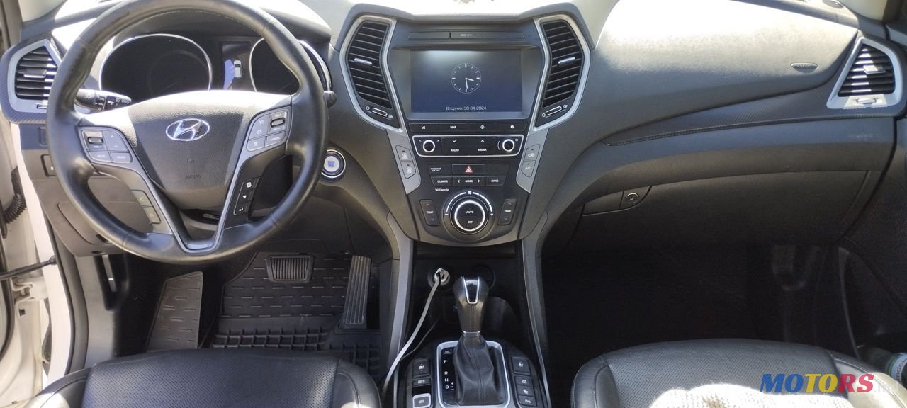 2016' Hyundai Santa Fe photo #6