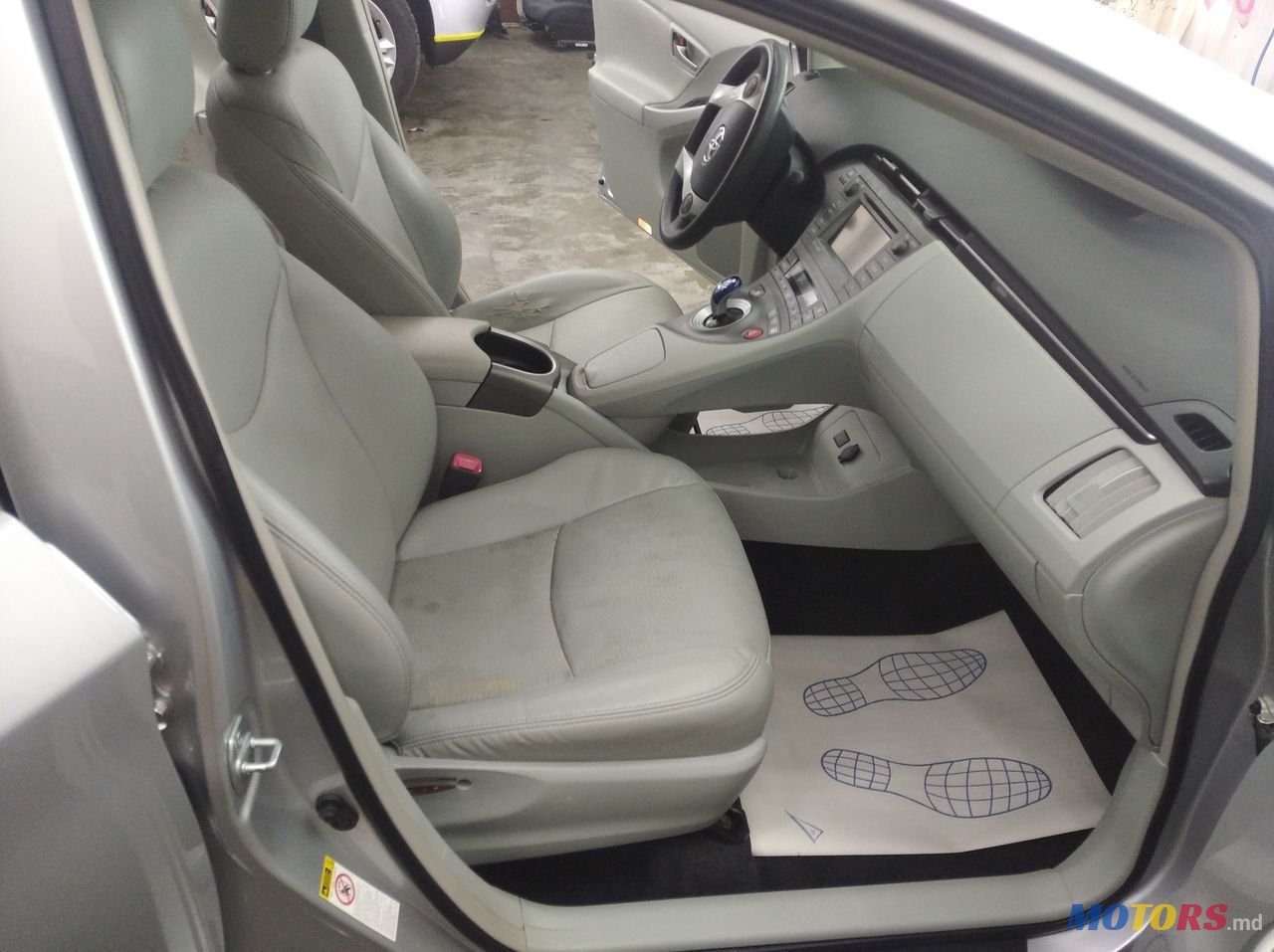 2013' Toyota Prius Plus photo #5