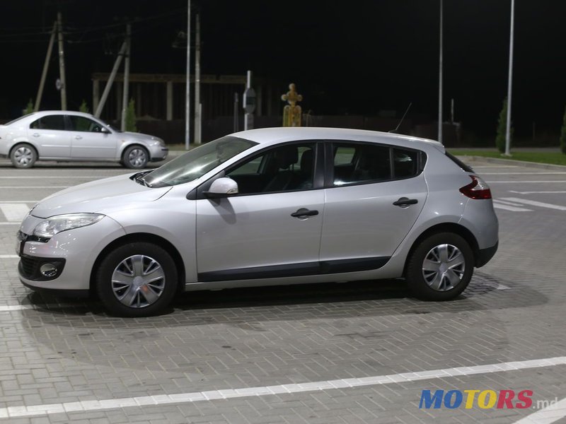 2012' Renault Megane photo #4