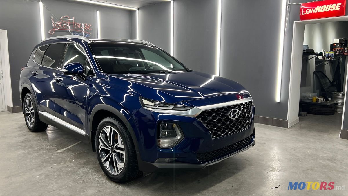 2018' Hyundai Santa Fe photo #1