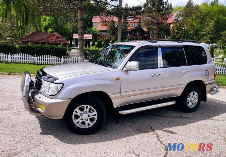 2000' Toyota Land Cruiser photo #2