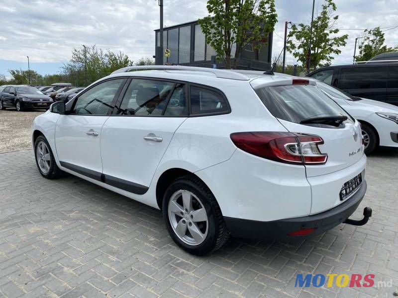 2011' Renault Megane photo #3