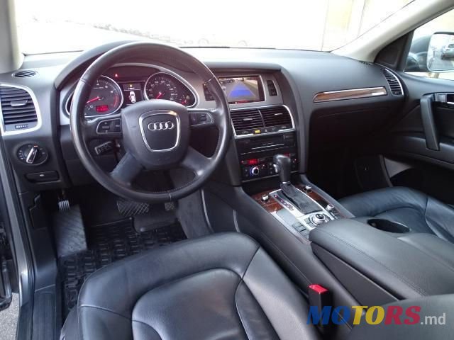 2011' Audi Q7 photo #5