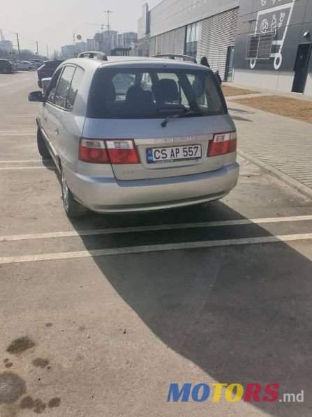 2004' Kia Carens photo #1