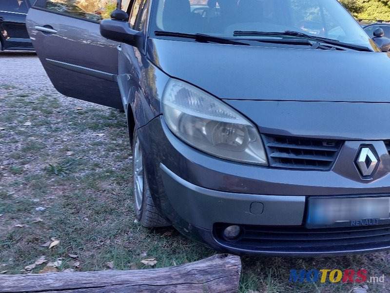 2006' Renault Grand Scenic photo #2