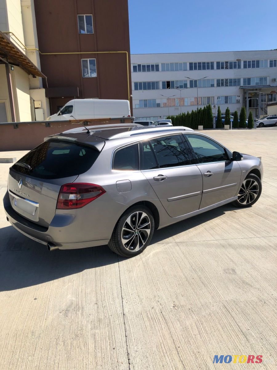 2014' Renault Laguna photo #3