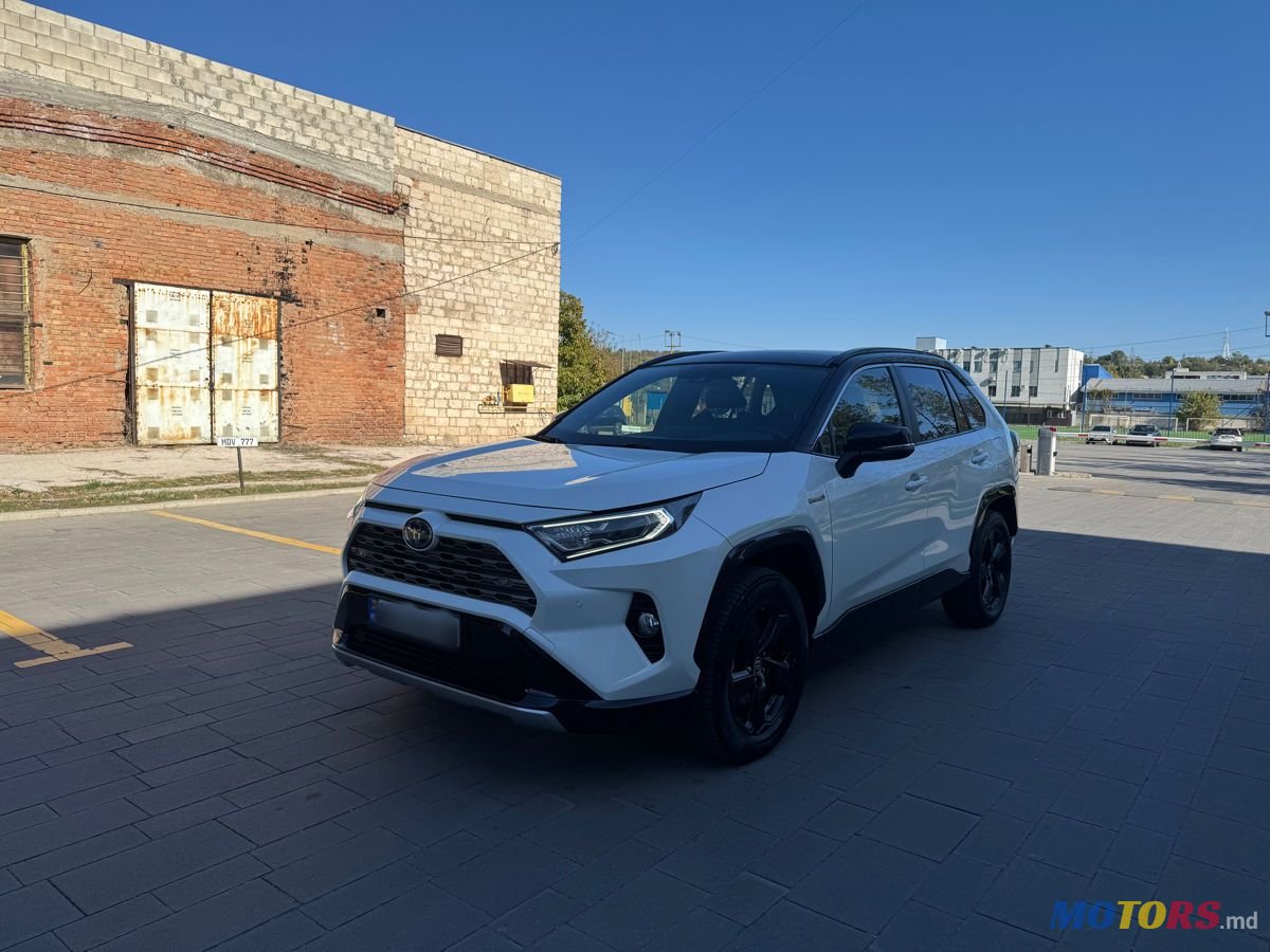 2019' Toyota RAV4 photo #2